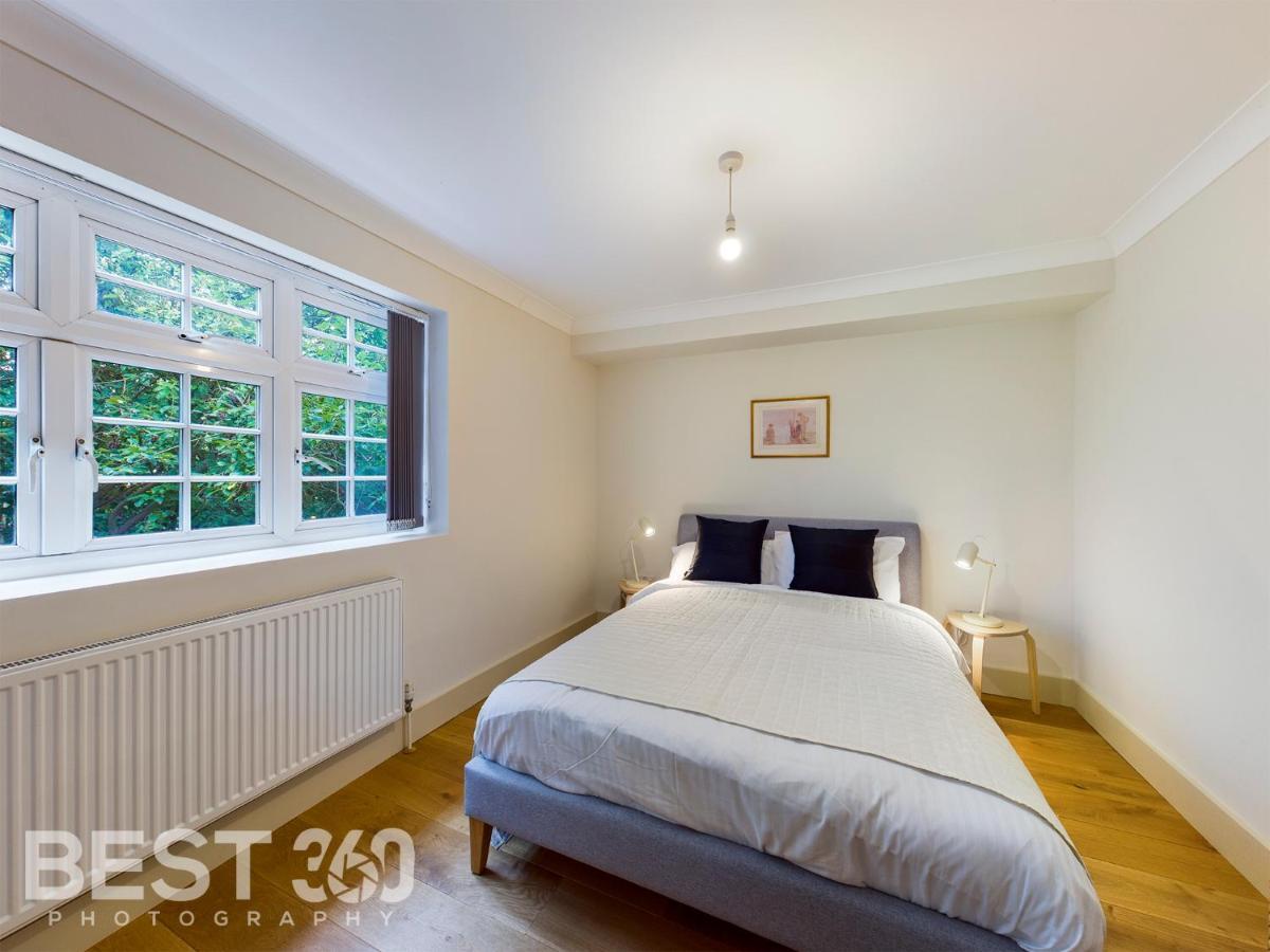 Redhill Town Centre Apartment By Livingo Bagian luar foto